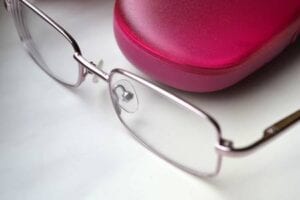 Nose pads make all the difference on your level of comfort using eyeglasses. Learn how to choose yours!